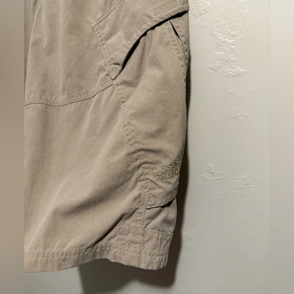 Men's The North Face Tan 100% Nylon Cargo Outdoor Hiking Shorts 32 Reg